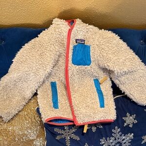 Unisex Patagonia Retro-X fleece Cream Fleece w/ Blue and Red Details 4T